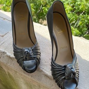 Christian Louboutin Pewter Lady Gres Metallic Pumps 38B